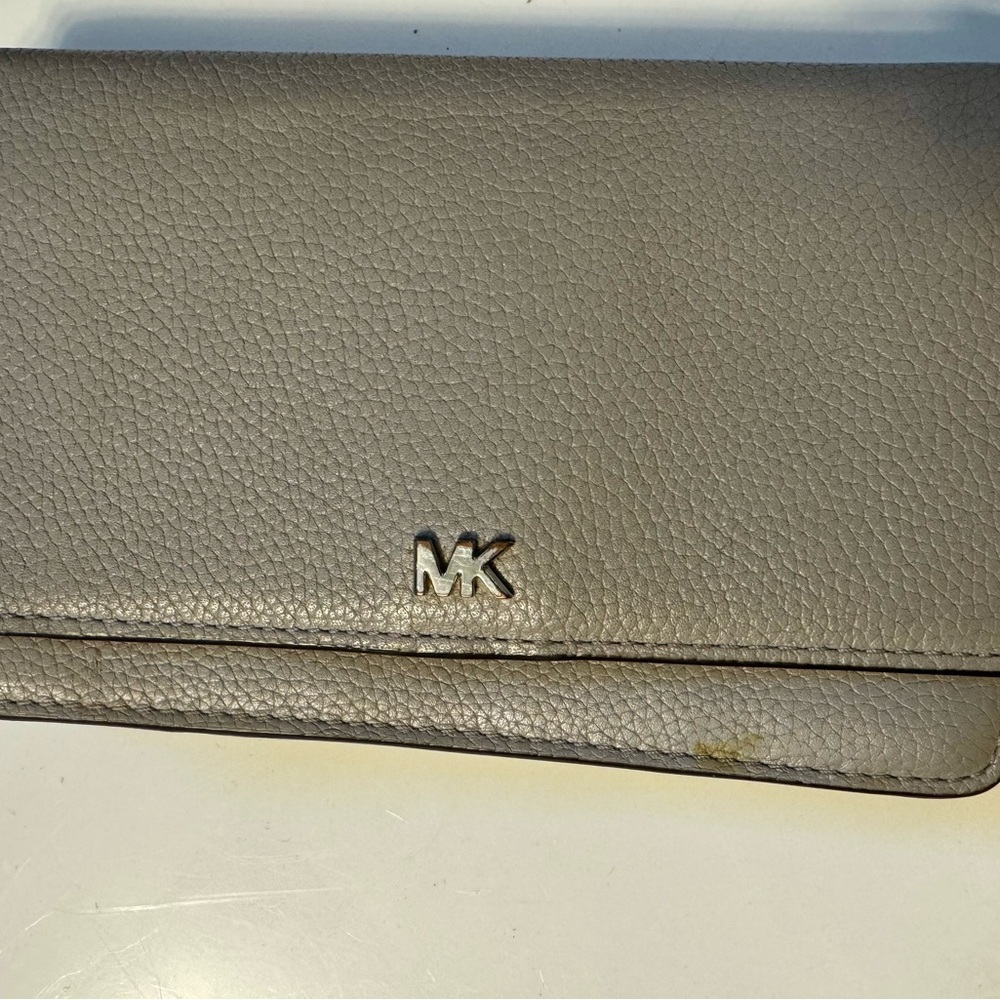 Michael Kors Pebbled Leather Light Gray Clutch Purse - Picture 3 of 9